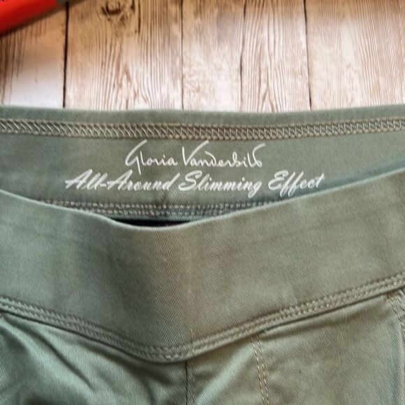 GLORIA VANDERBILT Slimming Effect Sz 8 Pull-On Crop Mid-Rise Pants Green NWT - Picture 6 of 10